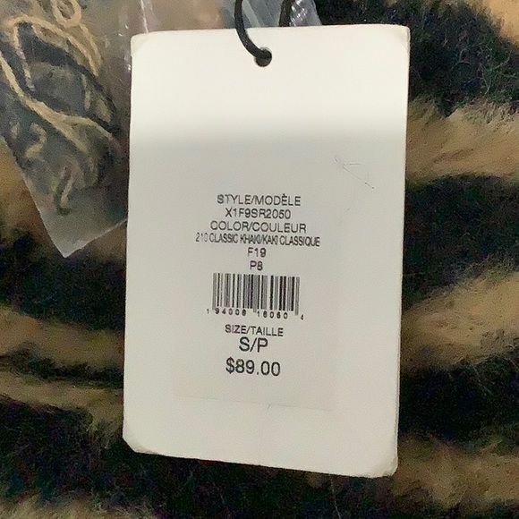 EN Thread Sweater - Picture 5 of 6